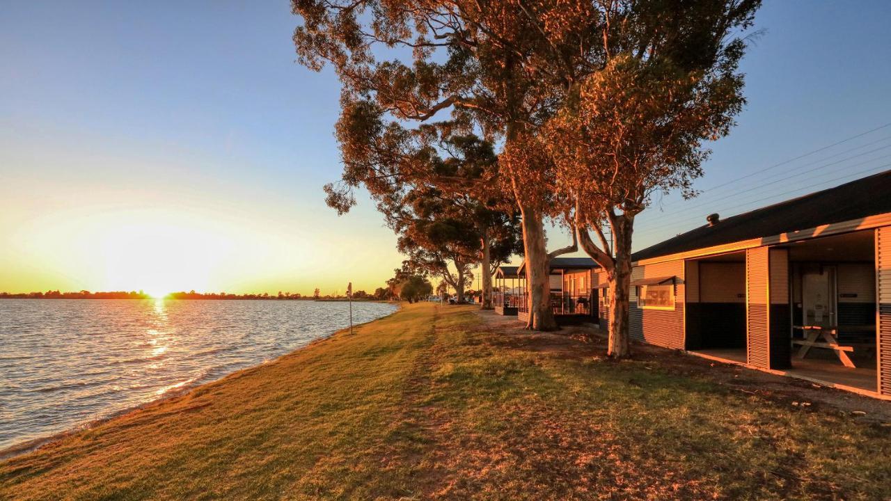 Lake Boga Caravan Park Екстер'єр фото