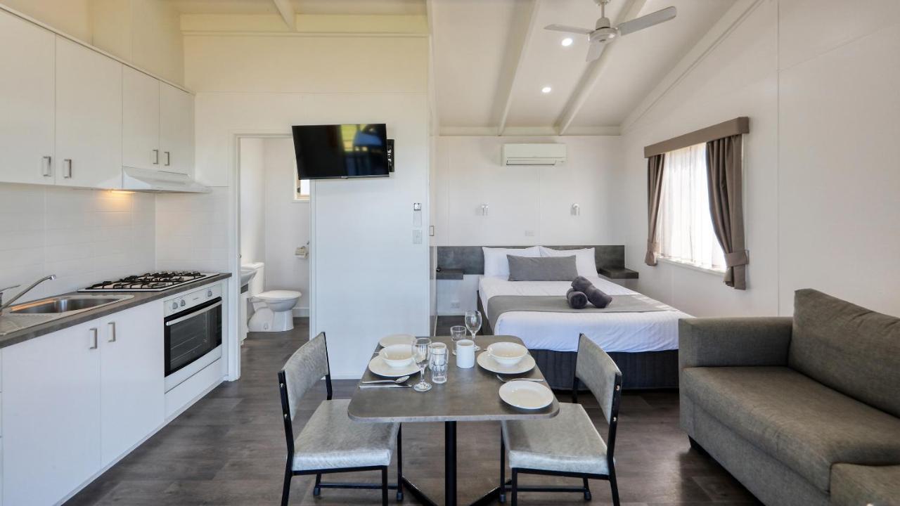 Lake Boga Caravan Park Екстер'єр фото