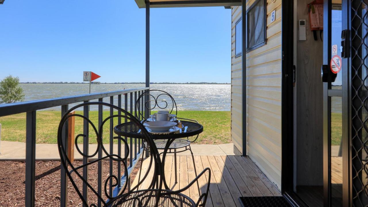 Lake Boga Caravan Park Екстер'єр фото