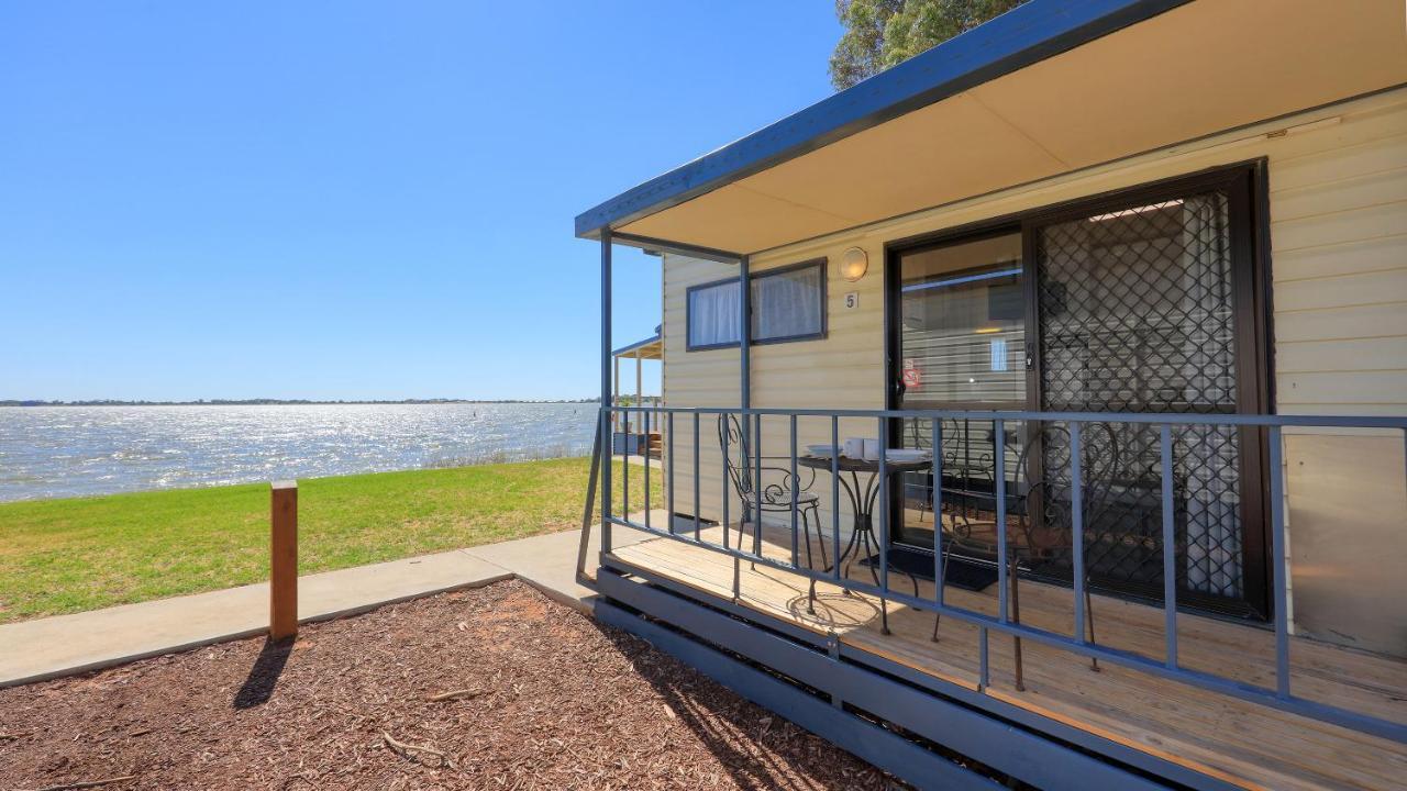 Lake Boga Caravan Park Екстер'єр фото