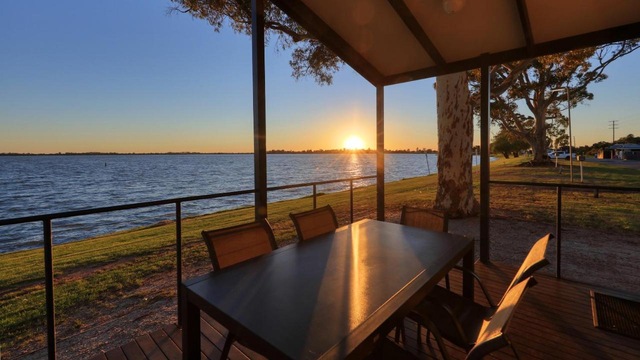 Lake Boga Caravan Park Екстер'єр фото