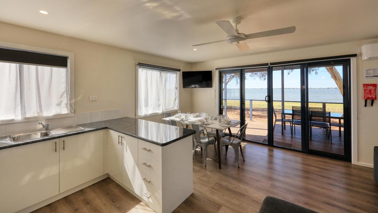 Lake Boga Caravan Park Екстер'єр фото
