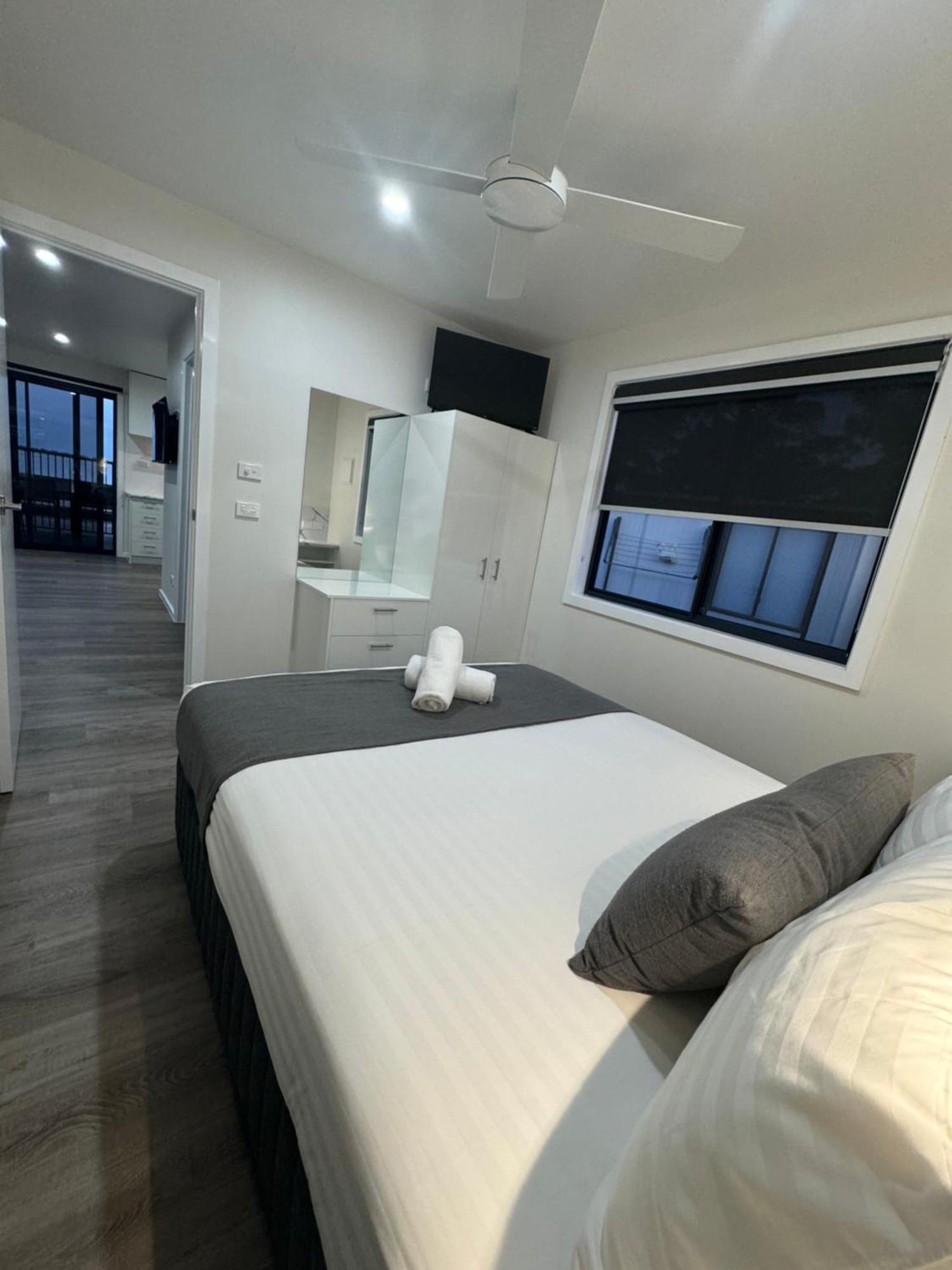 Lake Boga Caravan Park Екстер'єр фото
